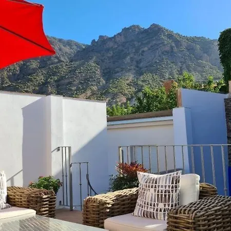 Casa Roja *